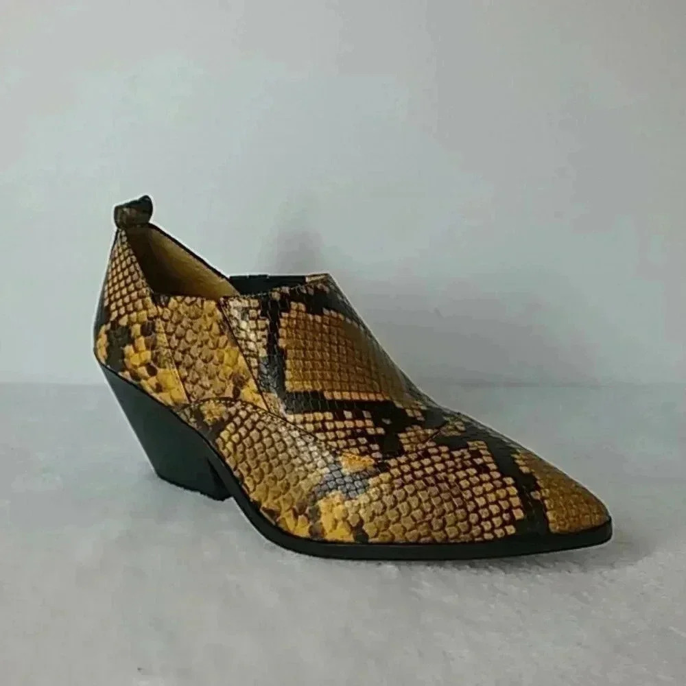 Vince camuto jetera booties
